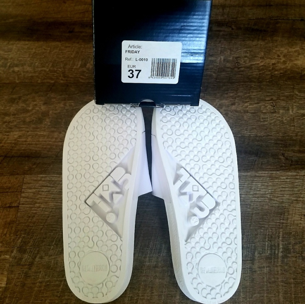 NWT White Brand Love You More Than Friday Slides - Picture 3 of 4